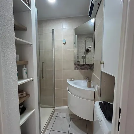 Superbe 2pieces, Proche De Grazel, Et Port Apartment *