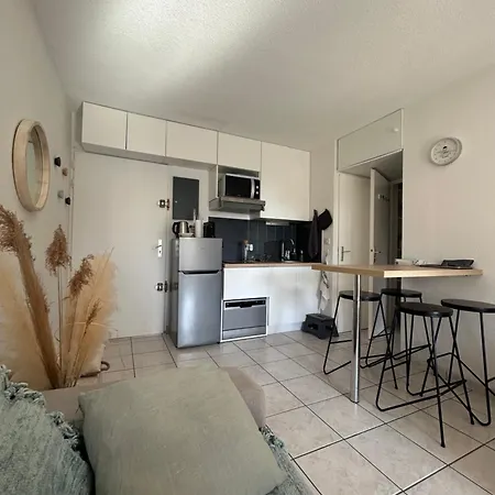Superbe 2pieces, Proche De Grazel, Et Port Apartment *