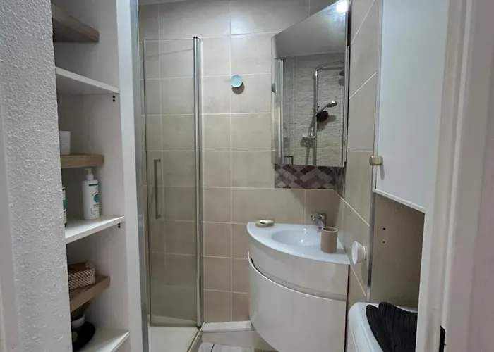 Superbe 2pieces, Proche De Grazel, Et Port Apartament *