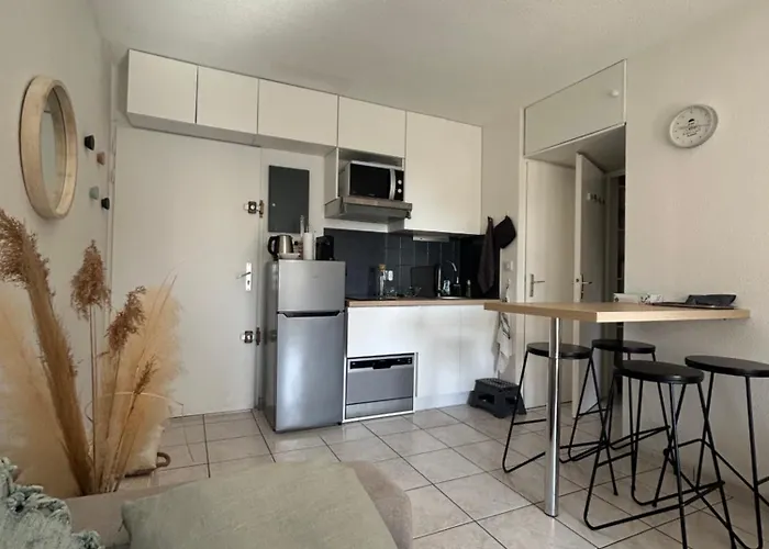 Superbe 2pieces, Proche De Grazel, Et Port Apartament *